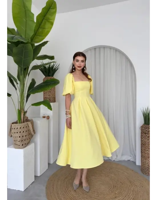 Omarı Zarif Siyah Dantel Detaylı Midi Boy Elbise