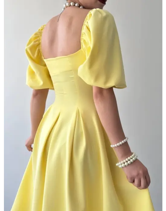 Omarı Zarif Siyah Dantel Detaylı Midi Boy Elbise