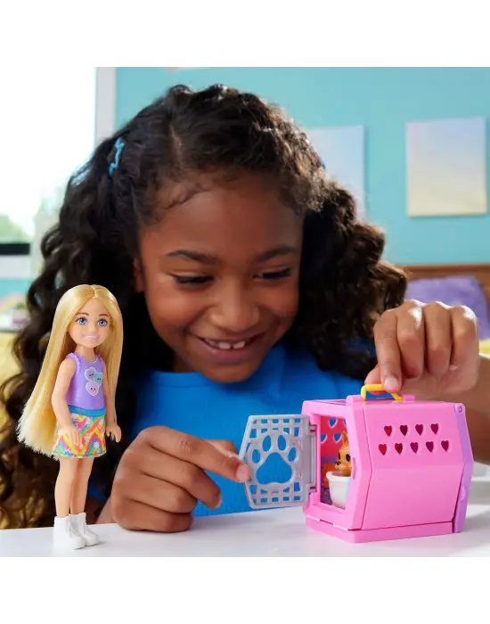 Omarı Chelsea Köpekçiğin Taşıma Çantası Oyun Seti