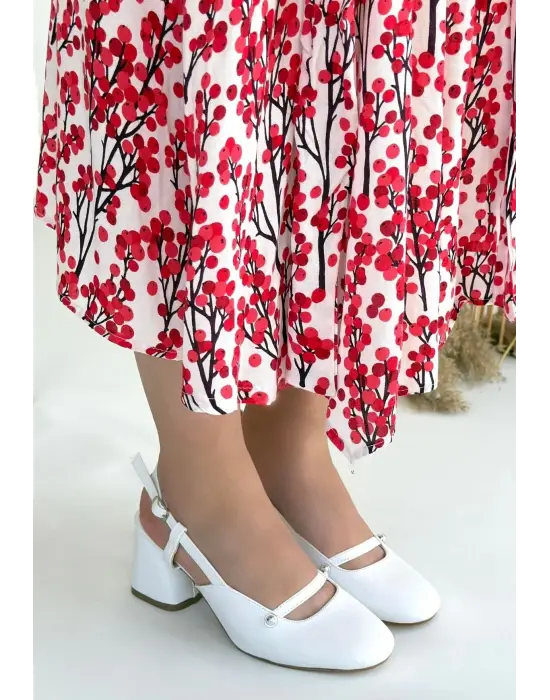 Şık Beyaz Topuklu Ayakkabı