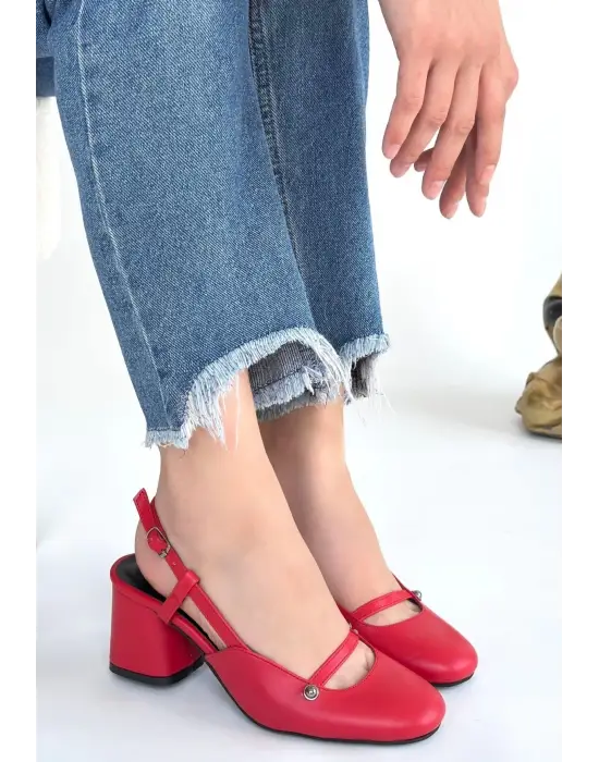 Göz Alıcı Cilt Topuklu Ayakkabı