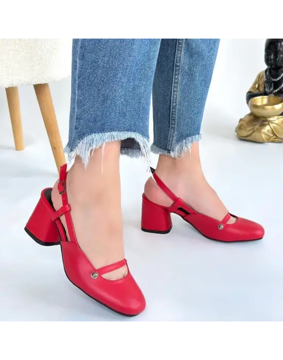 Göz Alıcı Cilt Topuklu Ayakkabı