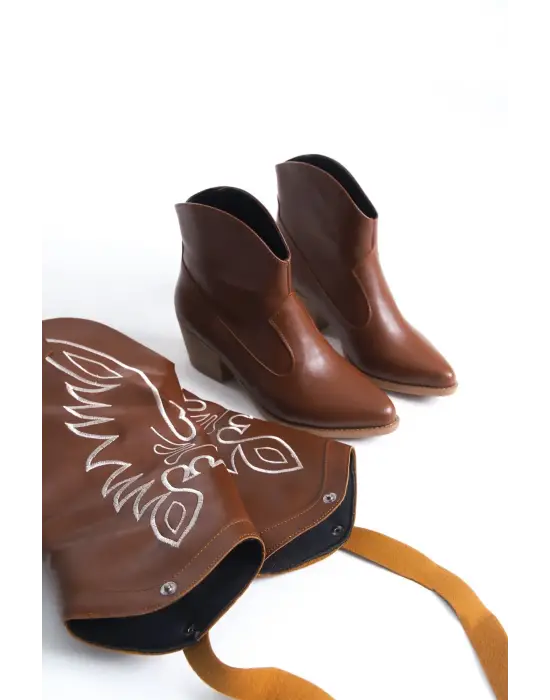 Omarı Taba Renkli Topuklu Çizme