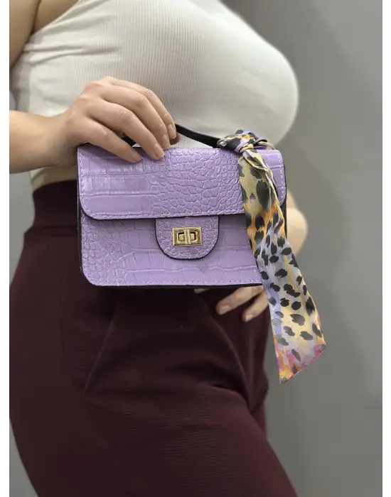 Omarı Şık Lila Cilt Çantası - Trendy Tasarım ve Kaliteli Malzeme