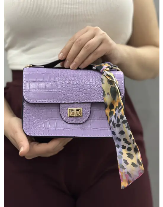 Omarı Şık Lila Cilt Çantası - Trendy Tasarım ve Kaliteli Malzeme