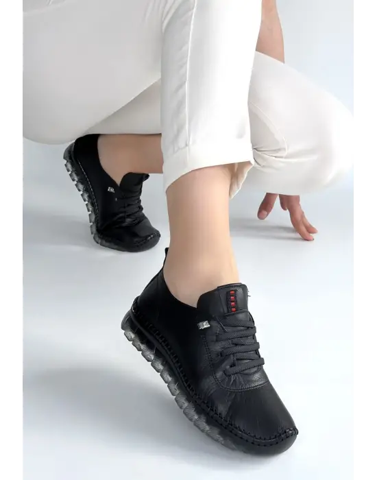 Jiten Siyah Deri Bağcıklı Spor QAyakkabı