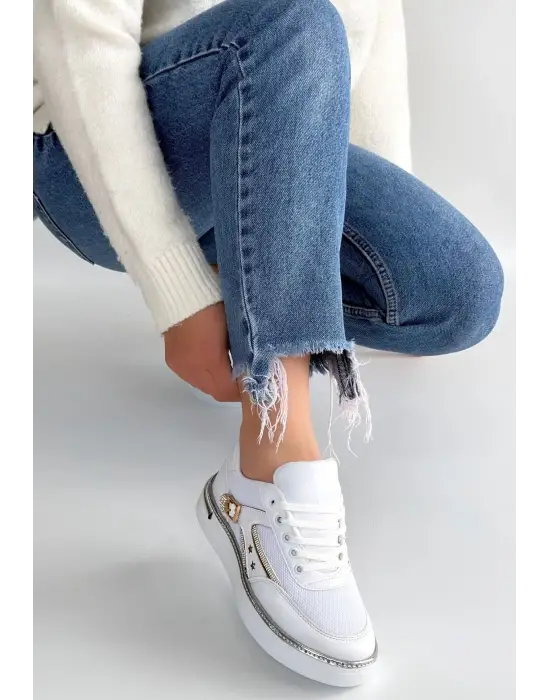 Junda Beyaz Cilt Bağcıklı Spor Ayakkabı