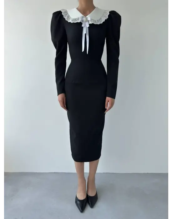 Omarı Modern ve Zarif Yakalı Elbise