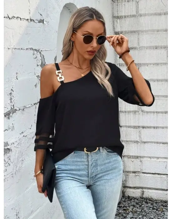 Kadın Askılı Asimetrik Kesim Kol Ve Yaka Kolda Tül Ve Aksesuar Detaylı Janjan Krep Bluz