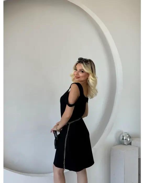 Omarı Fark Yaratan Askılı Modal Elbise