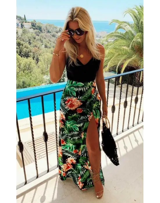 Kadın Askılı V Yaka Eteği Dijital Baskılı çiçek Desenli Yırtmaçlı Mikro Kumaş Elbise