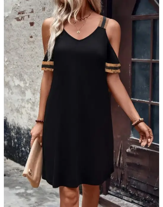 Kadın Askılı V Yakalı Omuzlardan Açık Kısa Viskon Elbise