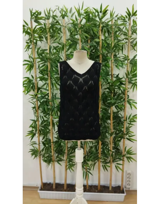 Omarı Yazın Şıklığına Uygun Desenli Askılı Triko Bluz