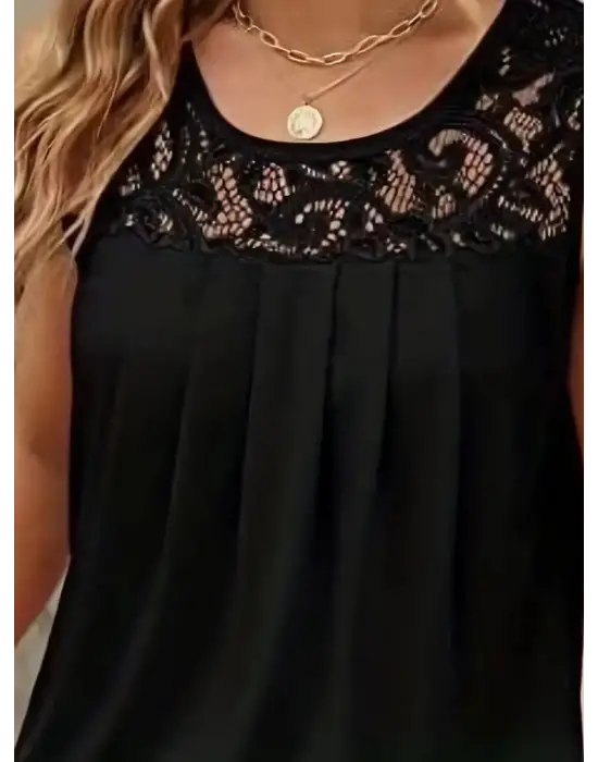 Omarı Yuvarlak Yaka Dantel Detaylı Kadın Askılı Viskon Bluz