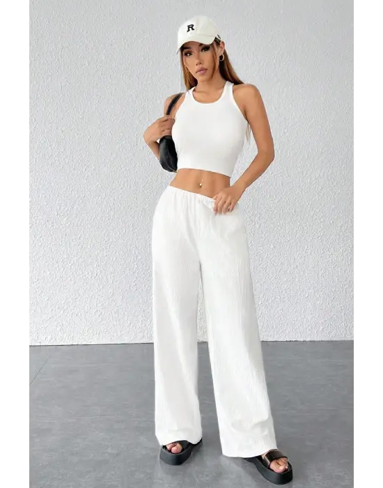 Omarı Şık ve Rahat Beyaz Geniş Paça Pantolon
