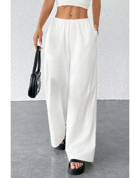 Omarı Şık ve Rahat Beyaz Geniş Paça Pantolon