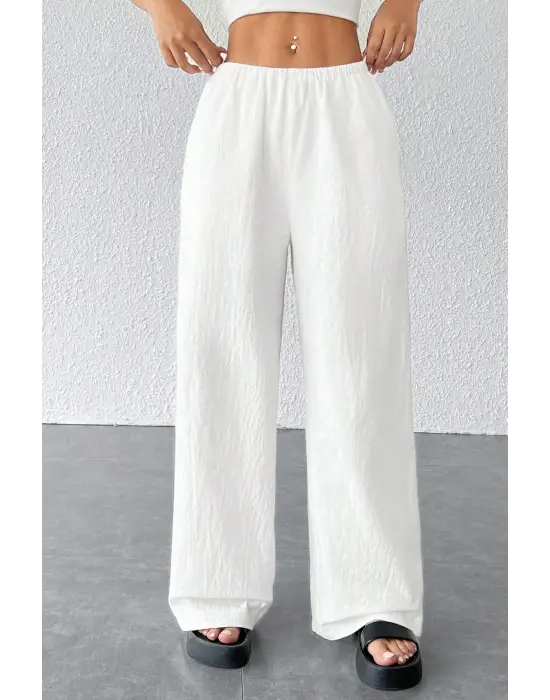 Omarı Şık ve Rahat Beyaz Geniş Paça Pantolon