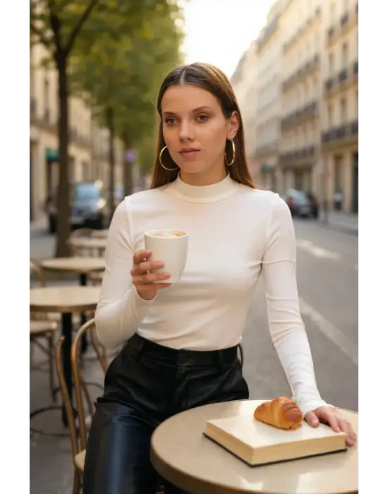 Kadın Beyaz Parmak Detaylı Esnek Uzun Kollu Body