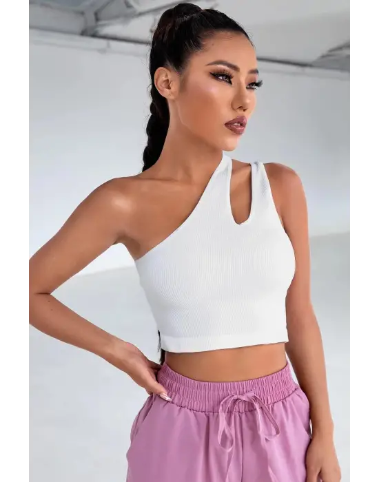Omarı Tek Omuz Detaylı Beyaz Crop Top Bluz