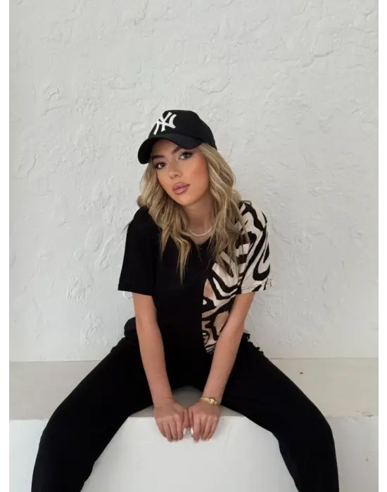 Kadın Bisiklet Yaka Kısa Kol Leopar Desen Bluz Ve Pantolon Ikili Takım