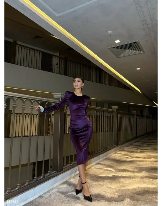 Kadın Bisiklet Yaka Vatkalı Manşet Detay Kadife Kumaş Midi Boy Elbise