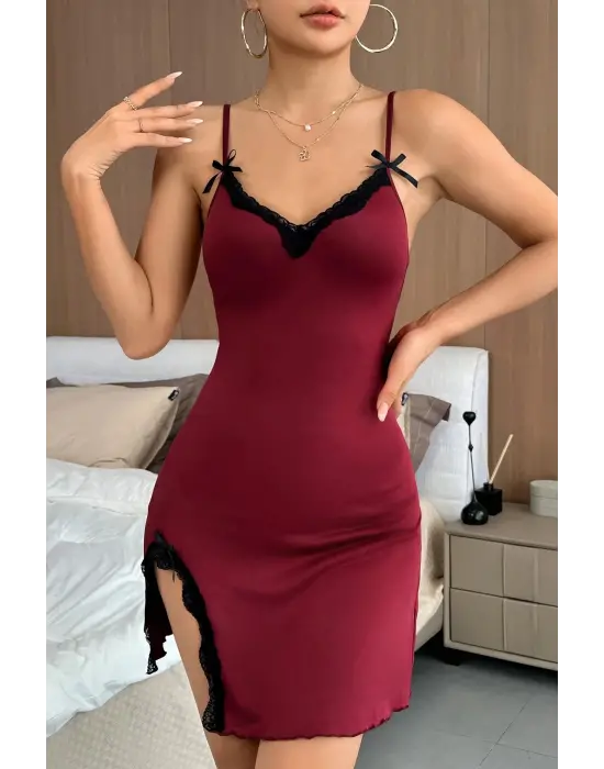 Omarı Bordo Bacak Yırtmaçlı Siyah Dantelli Gecelik