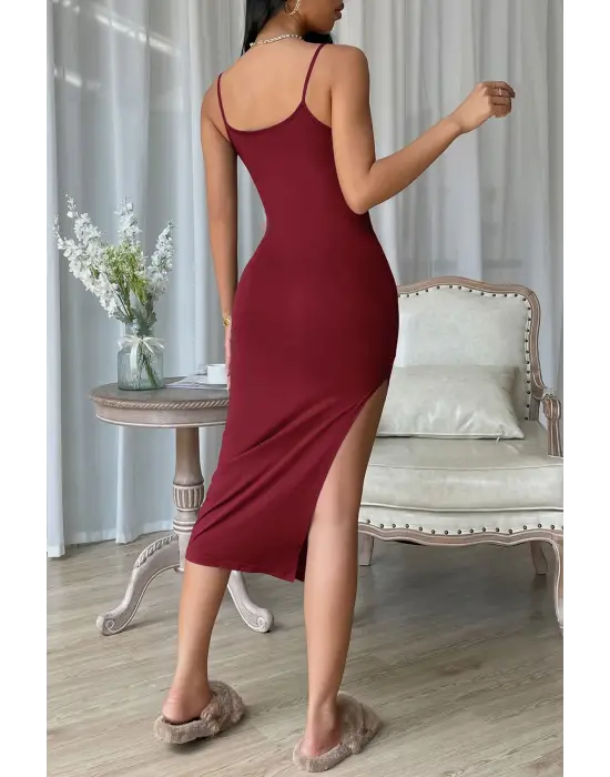 Omarı Cazip Bordo Yırtmaçlı Diz Altı Gecelik