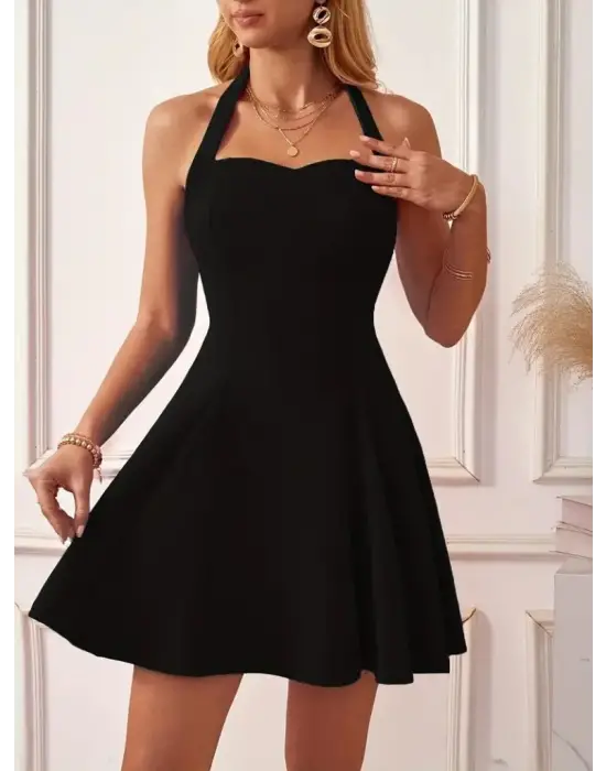 Omarı Şık Kadın Sırtı Açık Mini Elbise