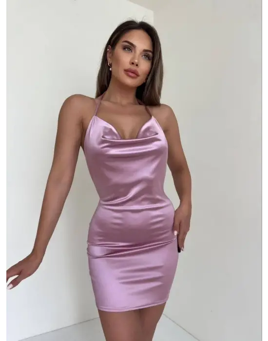 Şık Boyundan İnce Askılı Elbise