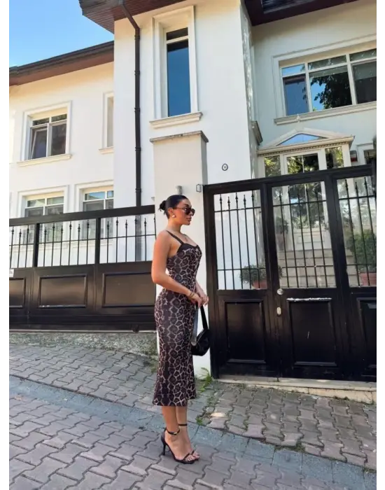 Kadın Dalgıç Kumaş Dijital Leopar Baskılı Midi Boy Elbise