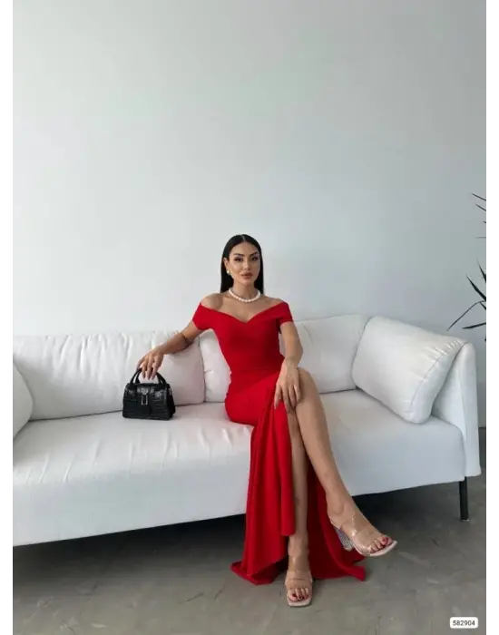 Kadın Dalgıç Kumaş Kayık Yaka Ve Dekolte Detaylı Elbise