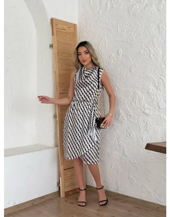 Omarı Degaje Yaka Saten Midi Elbise