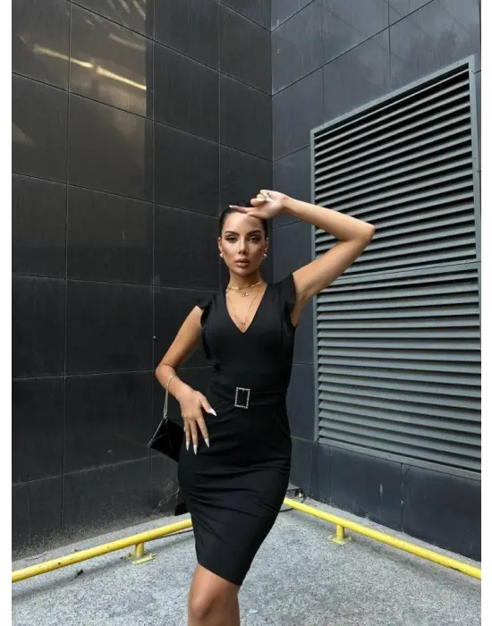 Kadın Derin V Dekolteli Omuzları Volan Detay Fırsat ürün Tokalı Elbise