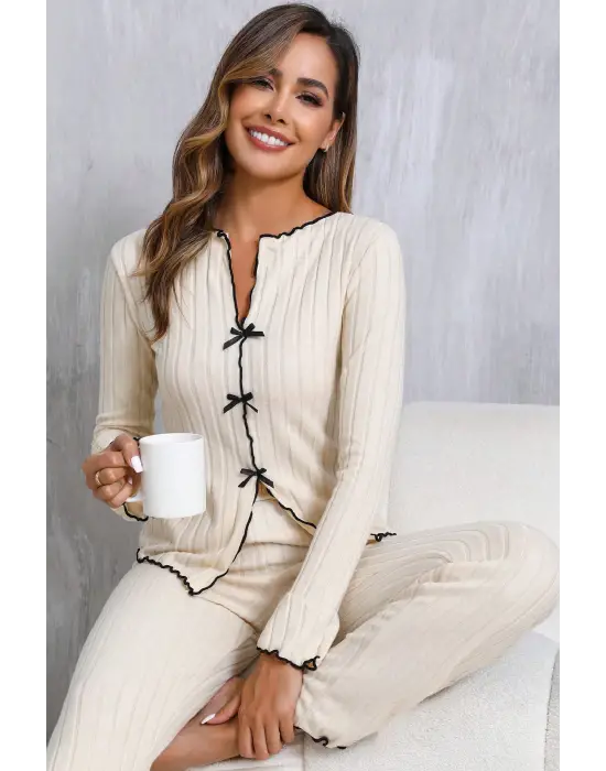 Kadın Ekru Fitilli Şık Pijama Takımı – Fiyonk Detaylı Rahat Ev Giyim Seti