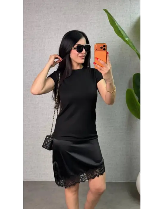 Kadın Etek Ucu Dantel Detaylı Saten Kumaş Elbise