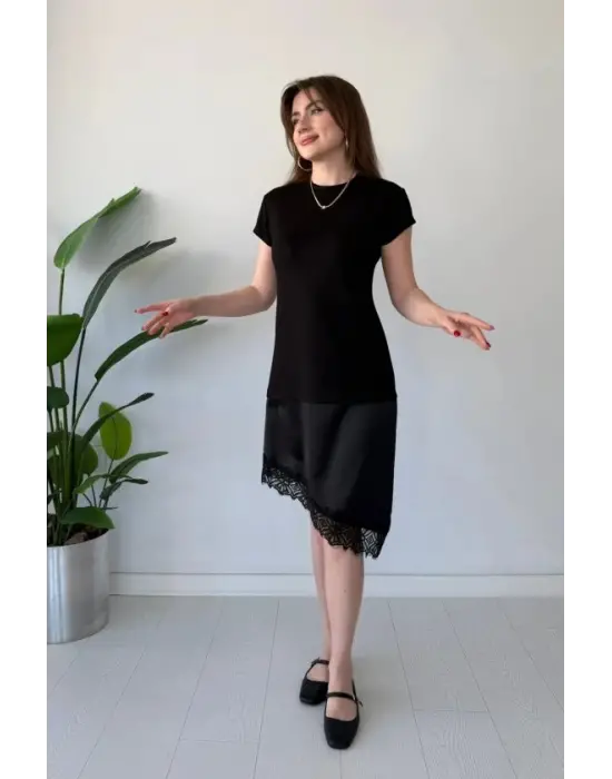 Kadın Etek Ucu Dantel Detaylı Saten Kumaş Elbise