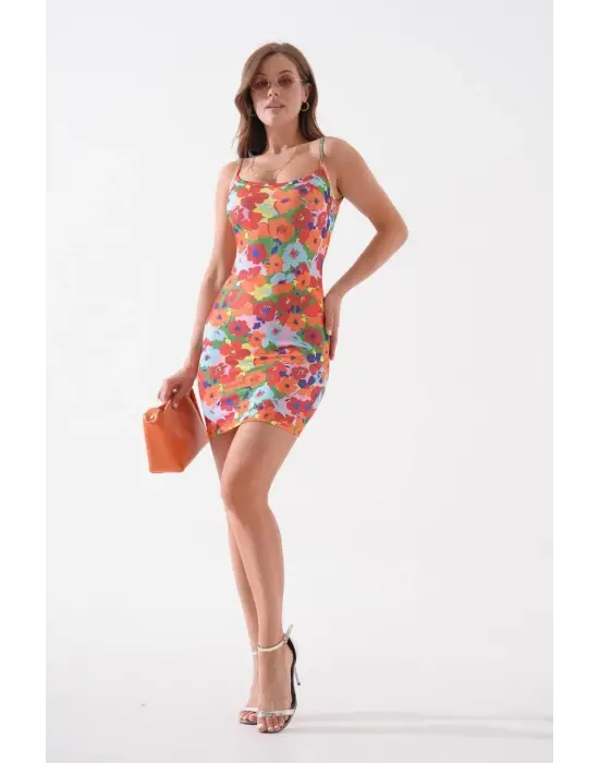 Şık Desenli İnce Askılı Elbise