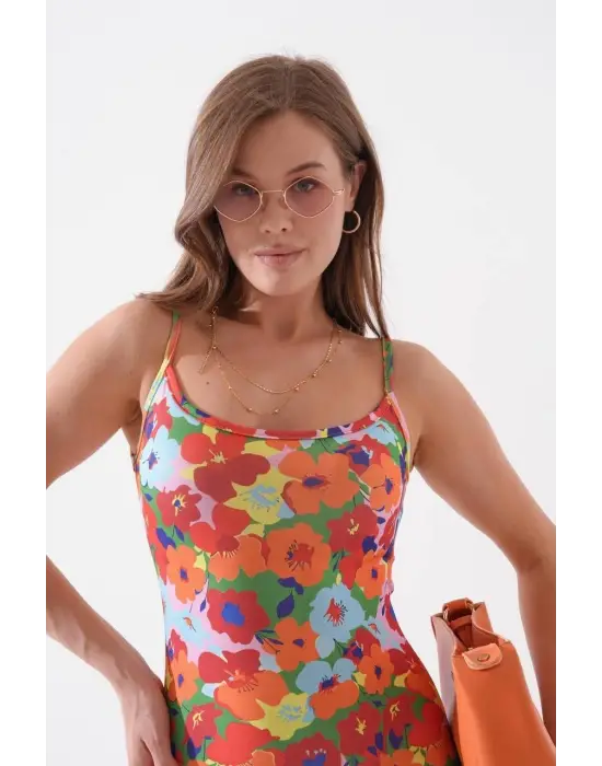 Şık Desenli İnce Askılı Elbise