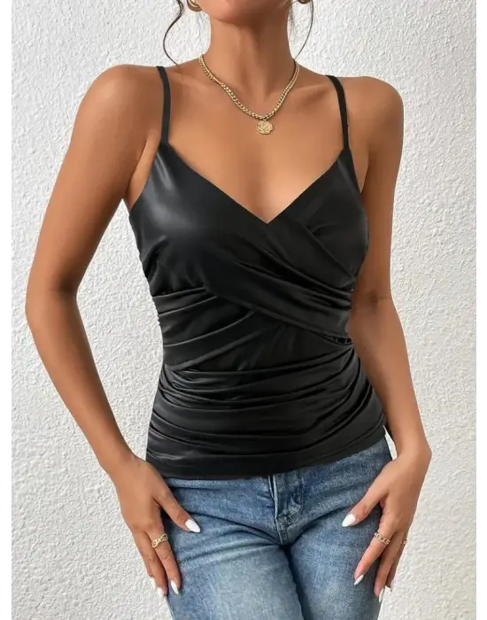 Kadın Ip Askılı Geniş V Yakalı Deri Bluz