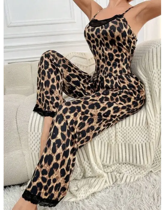 Kadın Ip Askılı Yakası Dantelli Bluz Ve Pijama Sandy Ikili Takım