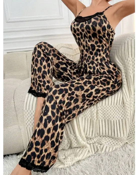 Kadın Ip Askılı Yakası Dantelli Bluz Ve Pijama Sandy Ikili Takım