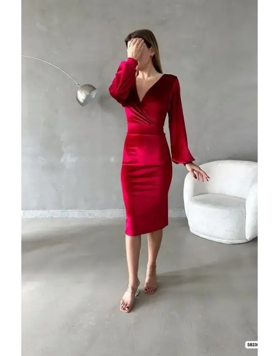 Kadın Kadife Kumaş Kruvaze Yaka Balon Kol Ve Yırtmaç Detaylı Midi Boy Elbise