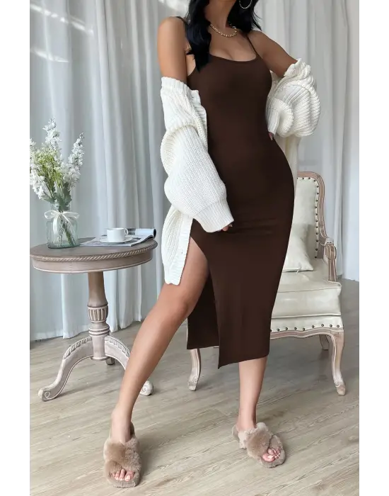 Omarı Şık Kahverengi Yırtmaçlı Diz Altı Gecelik