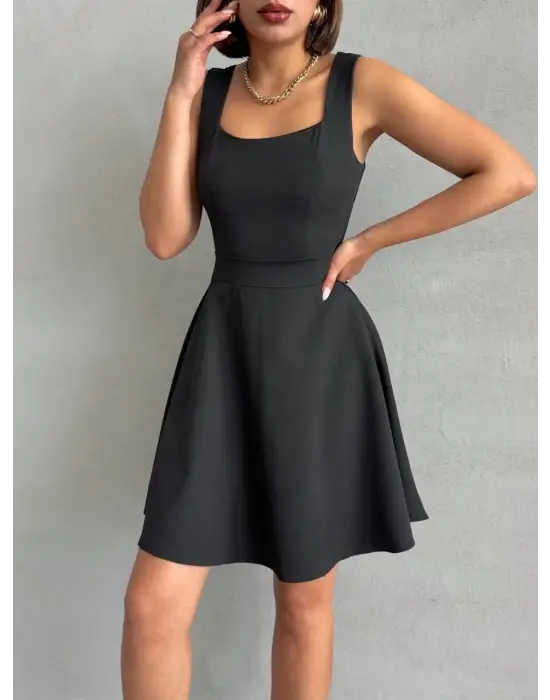 Zarif Kare Yaka Elbise