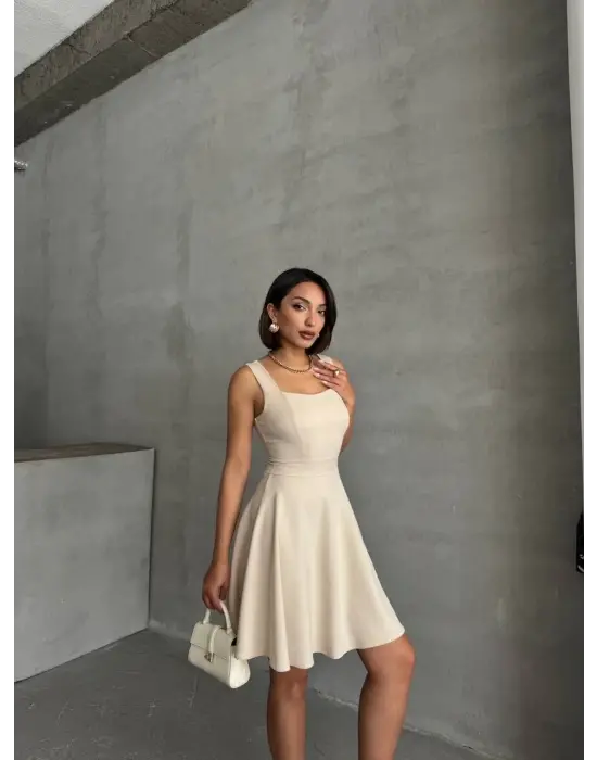 Şık Kadın Kare Yaka Kısa Elbise