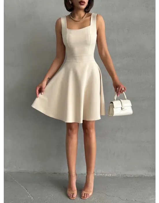 Şık Kadın Kare Yaka Kısa Elbise