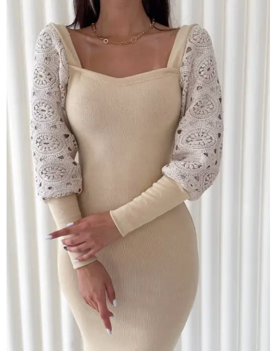 Omarı Zarif Tül Detaylı Kare Yaka Midi Elbise