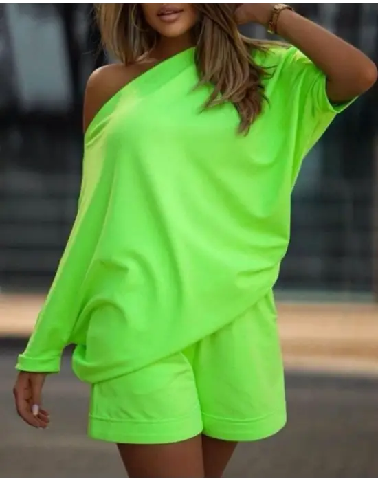 Kadın Kayık Yaka Salaş Iki Iplik Bluz Ve şort Ikili Takım