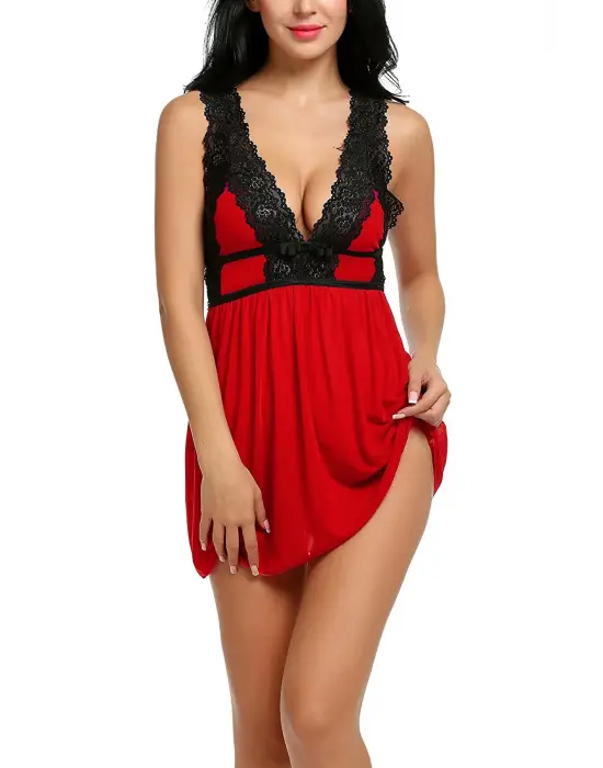 Omarı Eteğinde Şıklığıyla Büyüleyen Kırmızı Dantelli Gecelik