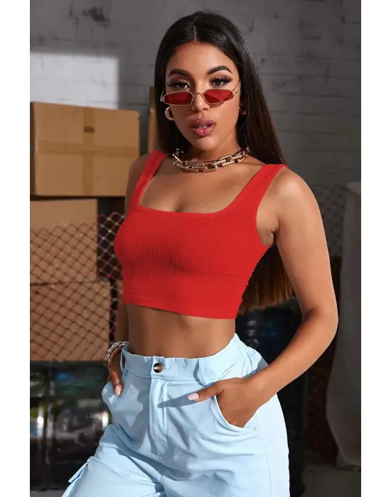Omarı Derin V Yaka Kırmızı Crop Top - Şık ve Tarz